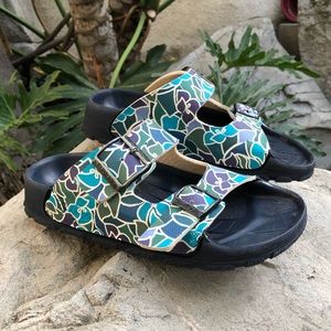 BIRKI’S by Birkenstock Geometric Print Sandals